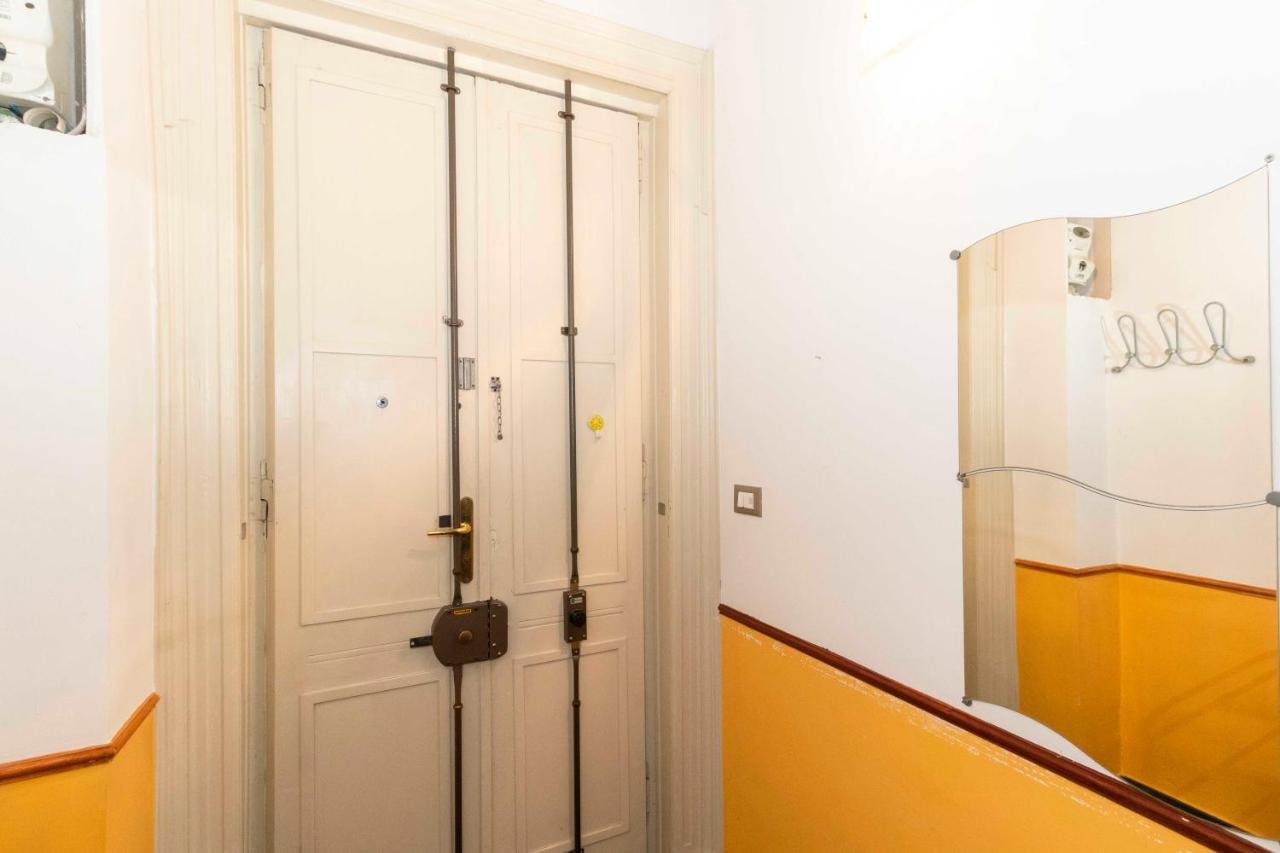 Colourful & Cozy Apartment Cenisia Turín Exterior foto